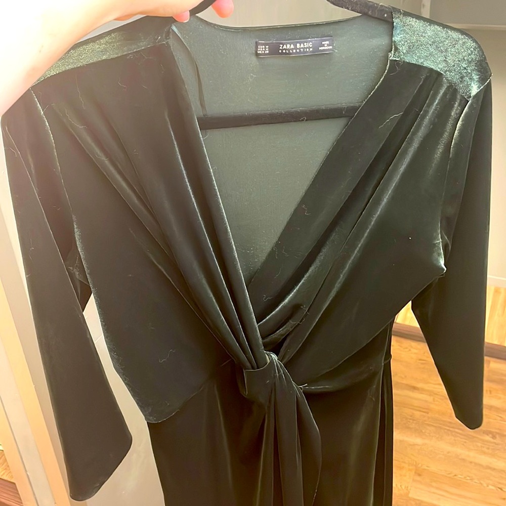 Zara green velvet dress. Size medium.